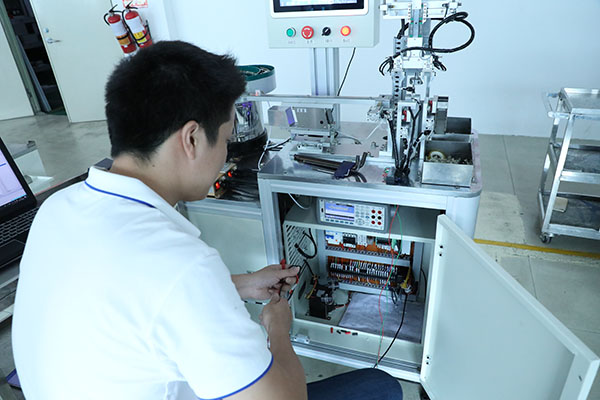 多角度自動點膠機(jī)