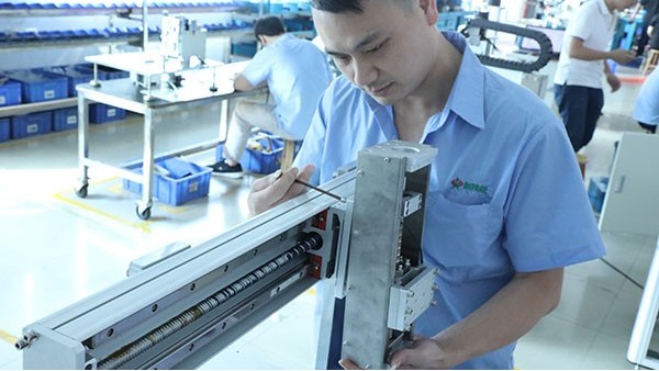 定制成都自動點膠機(jī)，不一定要選本地廠家