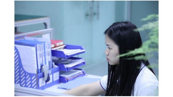 半自動(dòng)點(diǎn)膠機(jī)設(shè)備