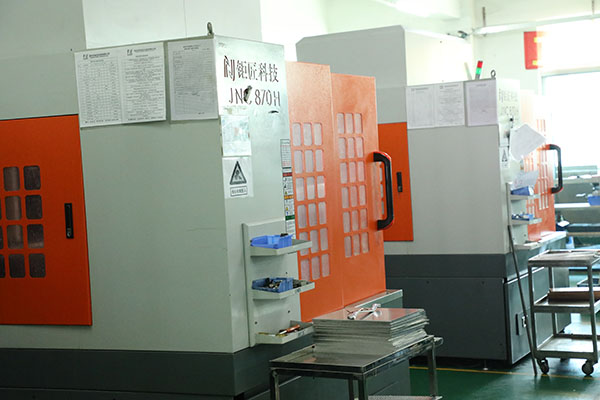 東莞自動點(diǎn)膠機(jī)車間