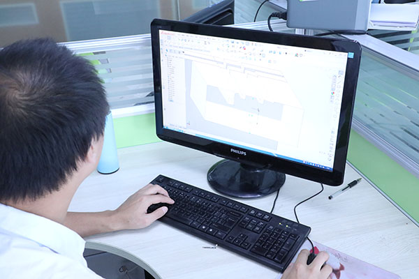 桌面型全自動(dòng)點(diǎn)膠機(jī)加工