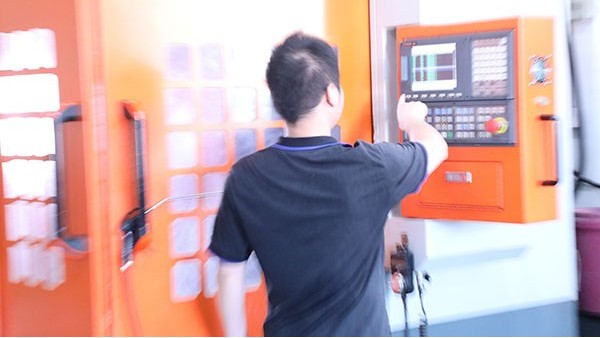 立式全自動(dòng)點(diǎn)膠機(jī)