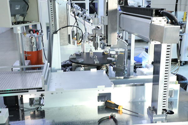 深圳點膠機設(shè)備廠家