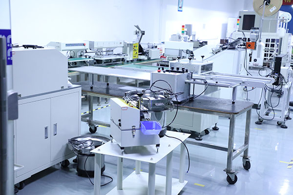 深圳全自動(dòng)點(diǎn)膠機(jī)展示