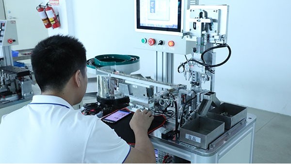 自動點膠機(jī)