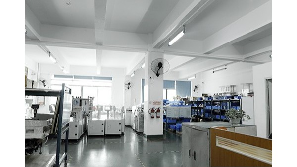 自動(dòng)點(diǎn)膠機(jī)