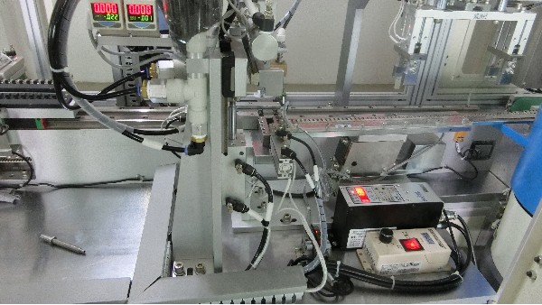 專業(yè)點膠機廠家