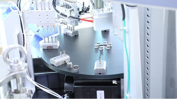 點膠機設(shè)備哪家好