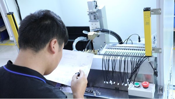 點膠機設(shè)備供應(yīng)商