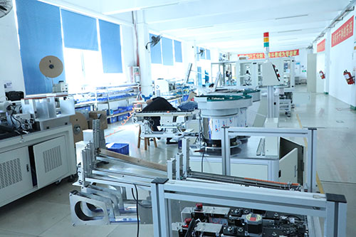 深圳點(diǎn)膠機(jī)生產(chǎn)廠家