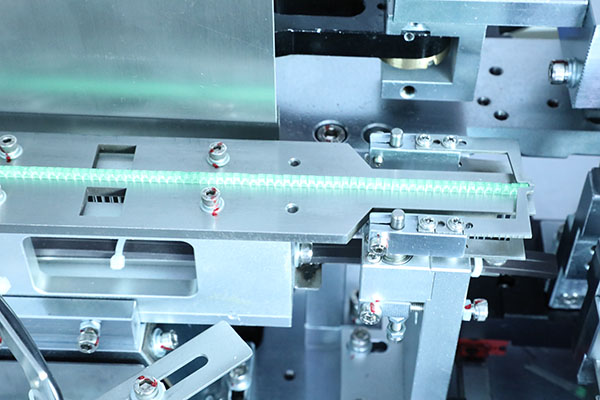 全自動點膠機廠家